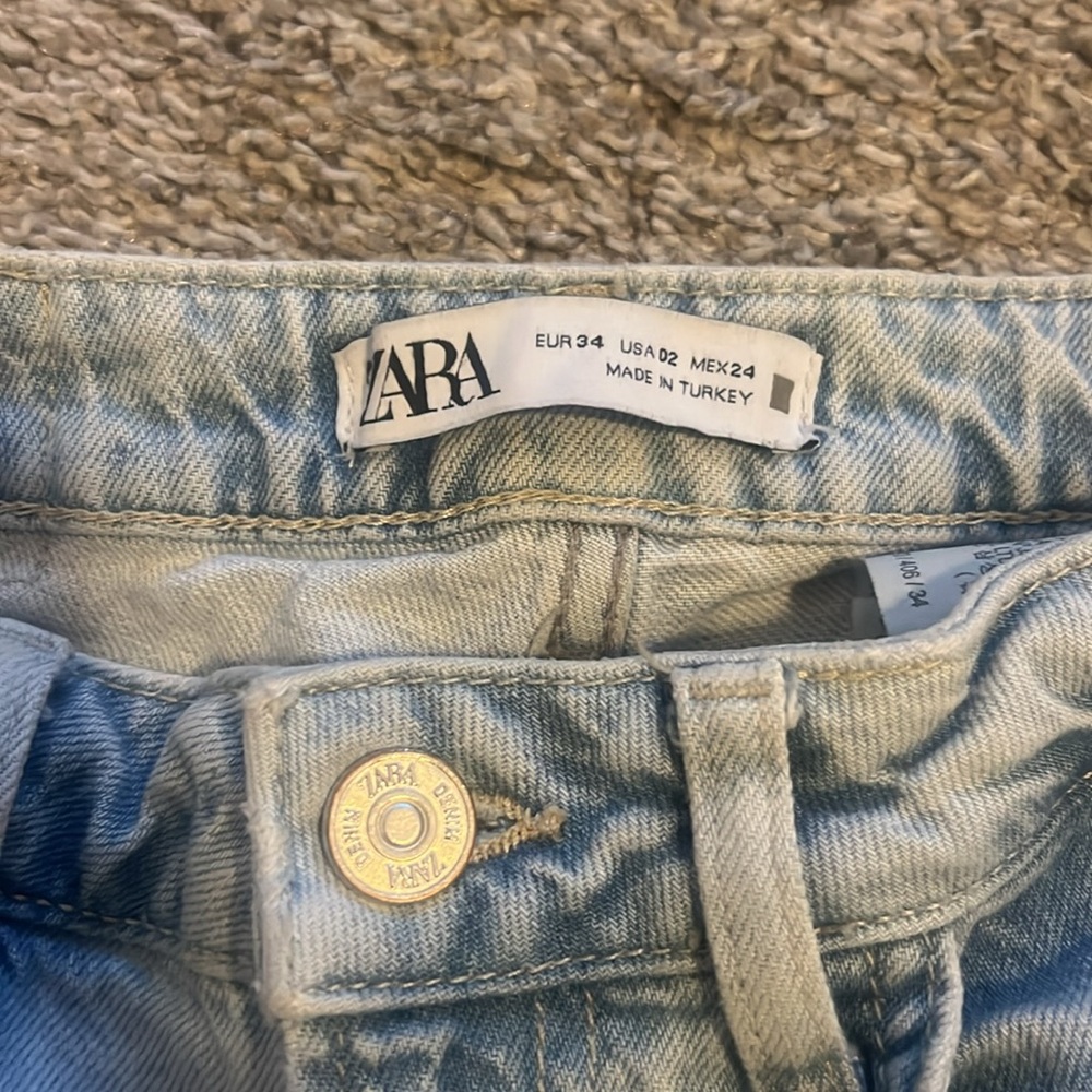 Distressed Jeans - Picture 3 of 3